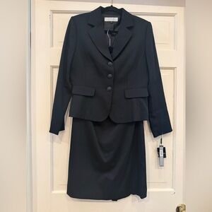 Tahari Arthur S. Levine 2 piece Black Suit